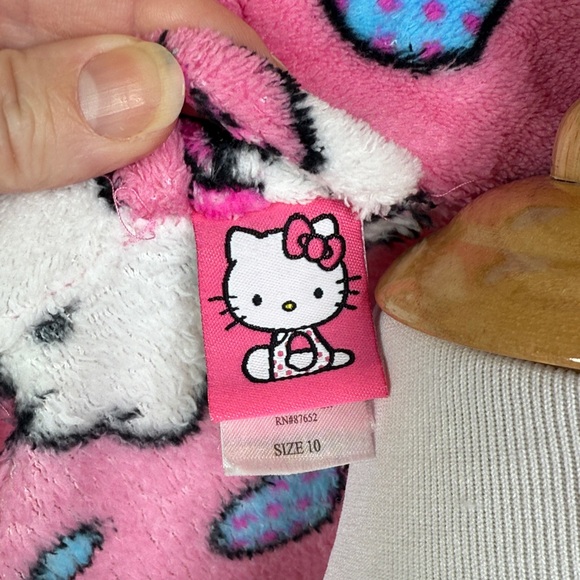 Hello Kitty Robe - Picture 7 of 9